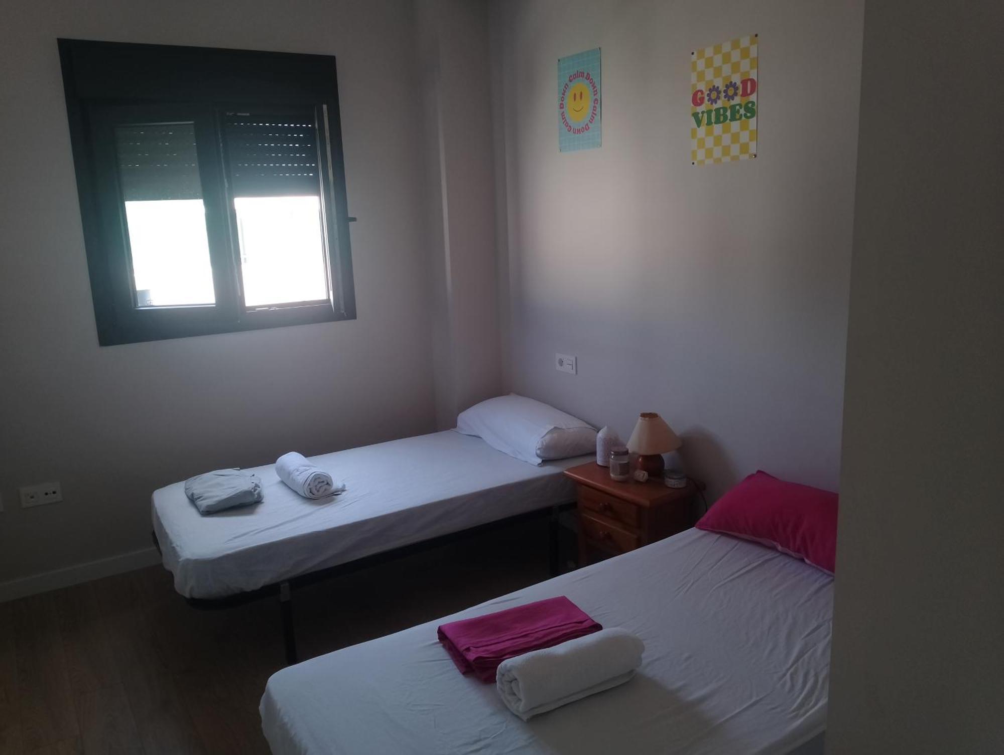 Bajo Con Jardin En Primera Linea De Playa Apartment Malaga Luaran gambar