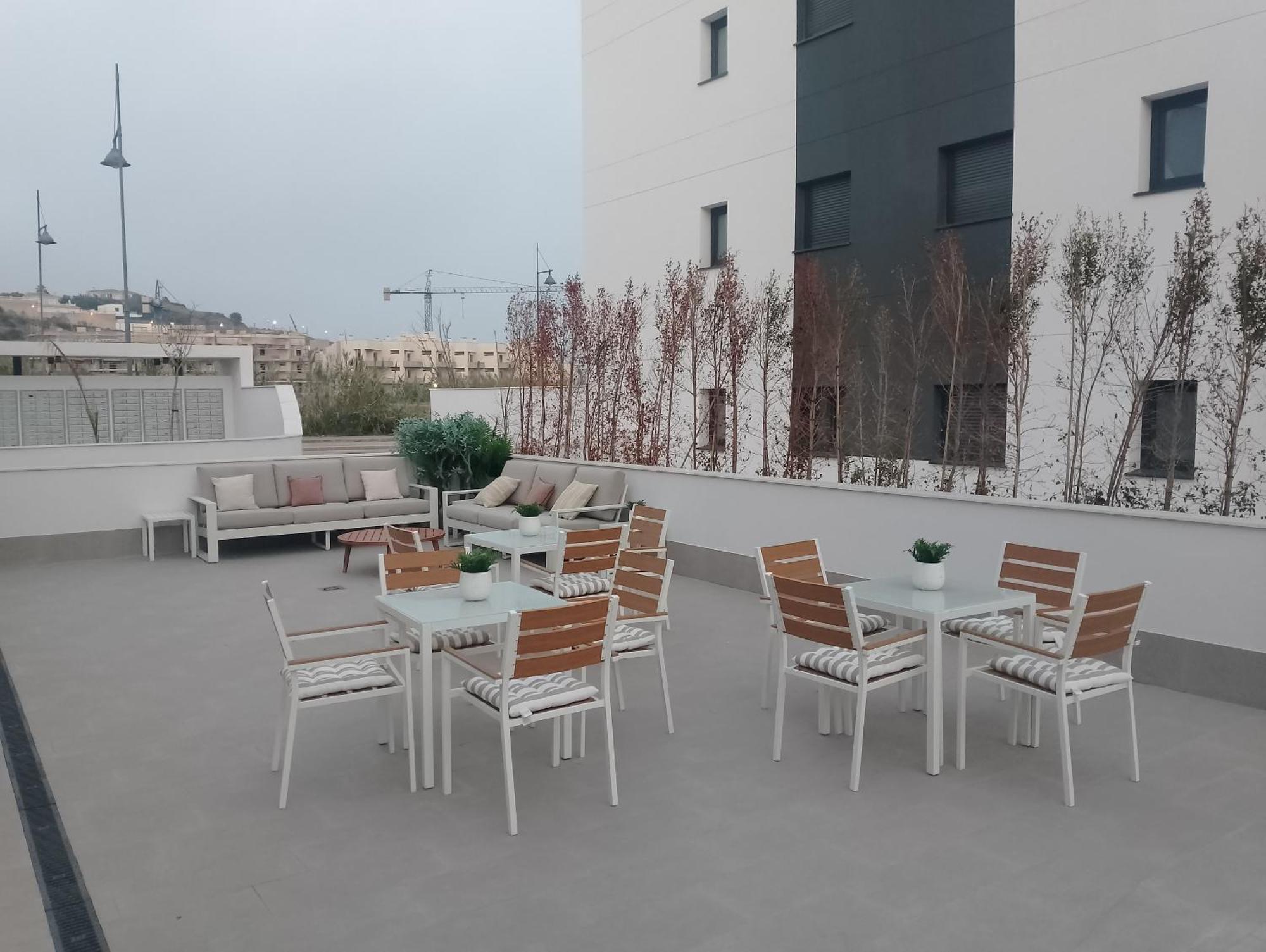 Bajo Con Jardin En Primera Linea De Playa Apartment Malaga Luaran gambar